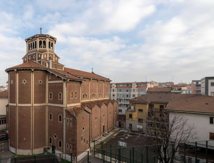 Chic Apartment In Nolo: Style And Comfort In Milan Exterior photo